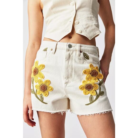 Blank NYC The Reeve Sunflower Floral Embroidered White Denim Shorts 27 - Picture 1 of 13